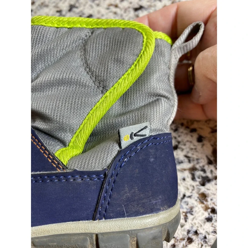 KEEN Winter Boots Kids Size 7 Grey Navy Blue Excellent Snow Hiking Shoes
